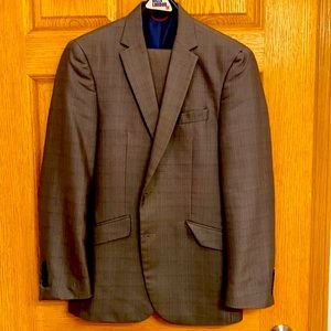 Billy London 38R suit with 32/30 pant.